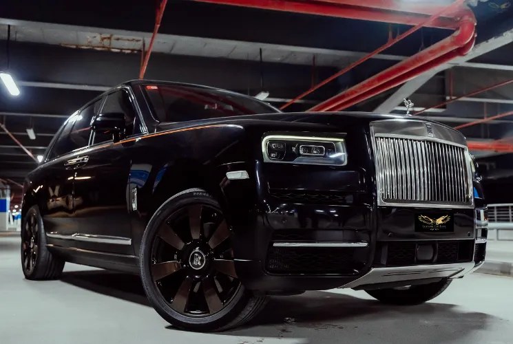 Rent Rolls Royce Cullinan in Dubai - United Arab Emirates